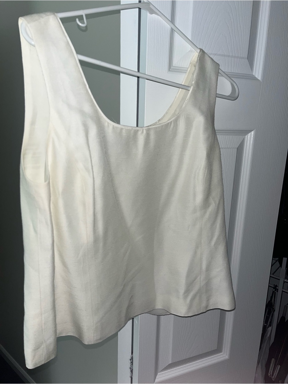 Vintage Austin Reed Cream Scoop Neck Formal Top. Size 10. Zipper Back
